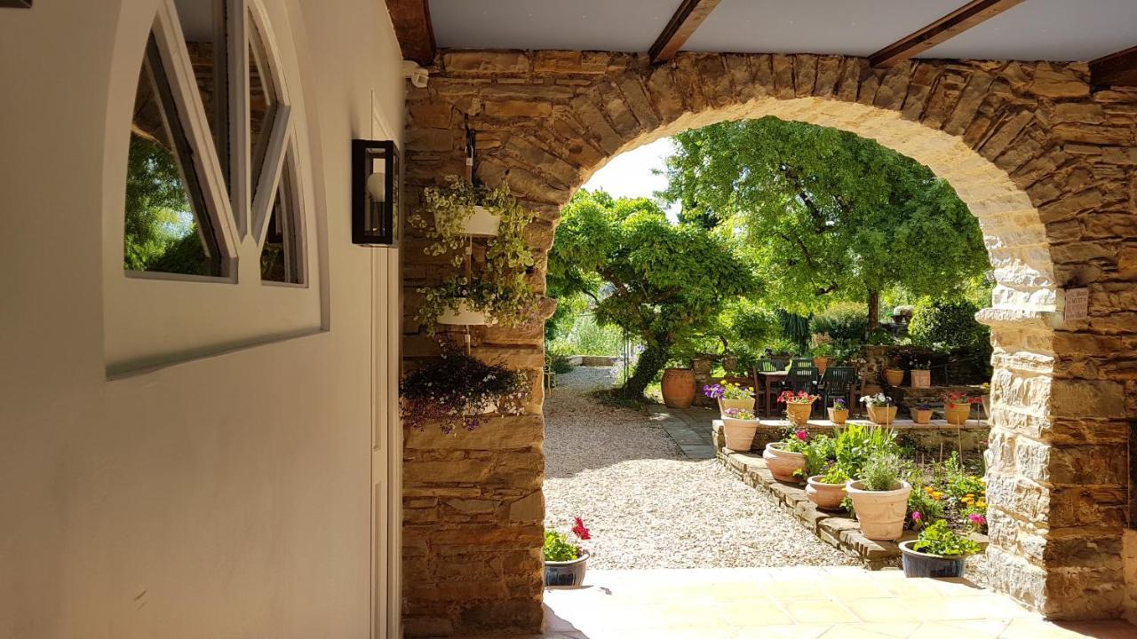 Chambres d'Hôtes Secret Pyrenées Lasseube Esterno foto